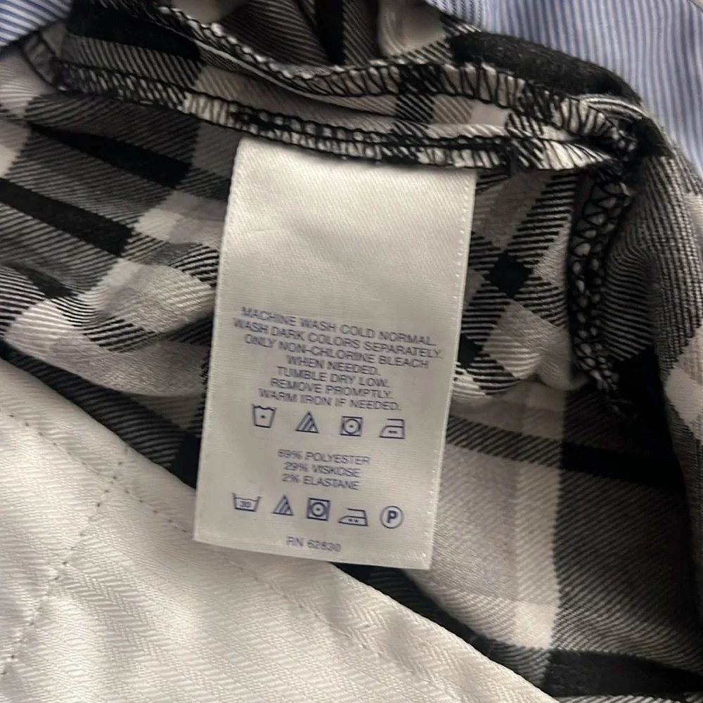 Lands’ End Women’s Plaid Cropped Pants, Size 12.